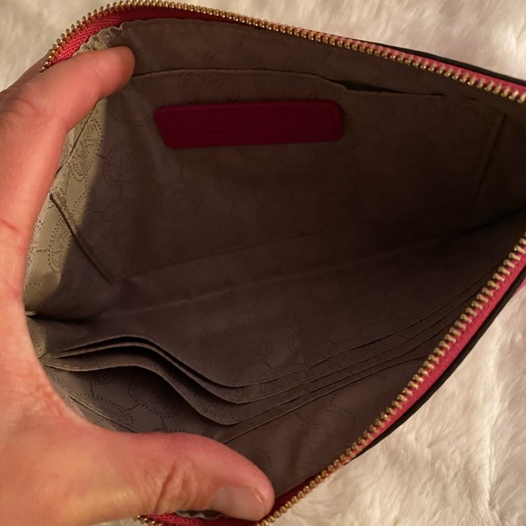 Michael Kors leather clutch - Picture 3 of 5